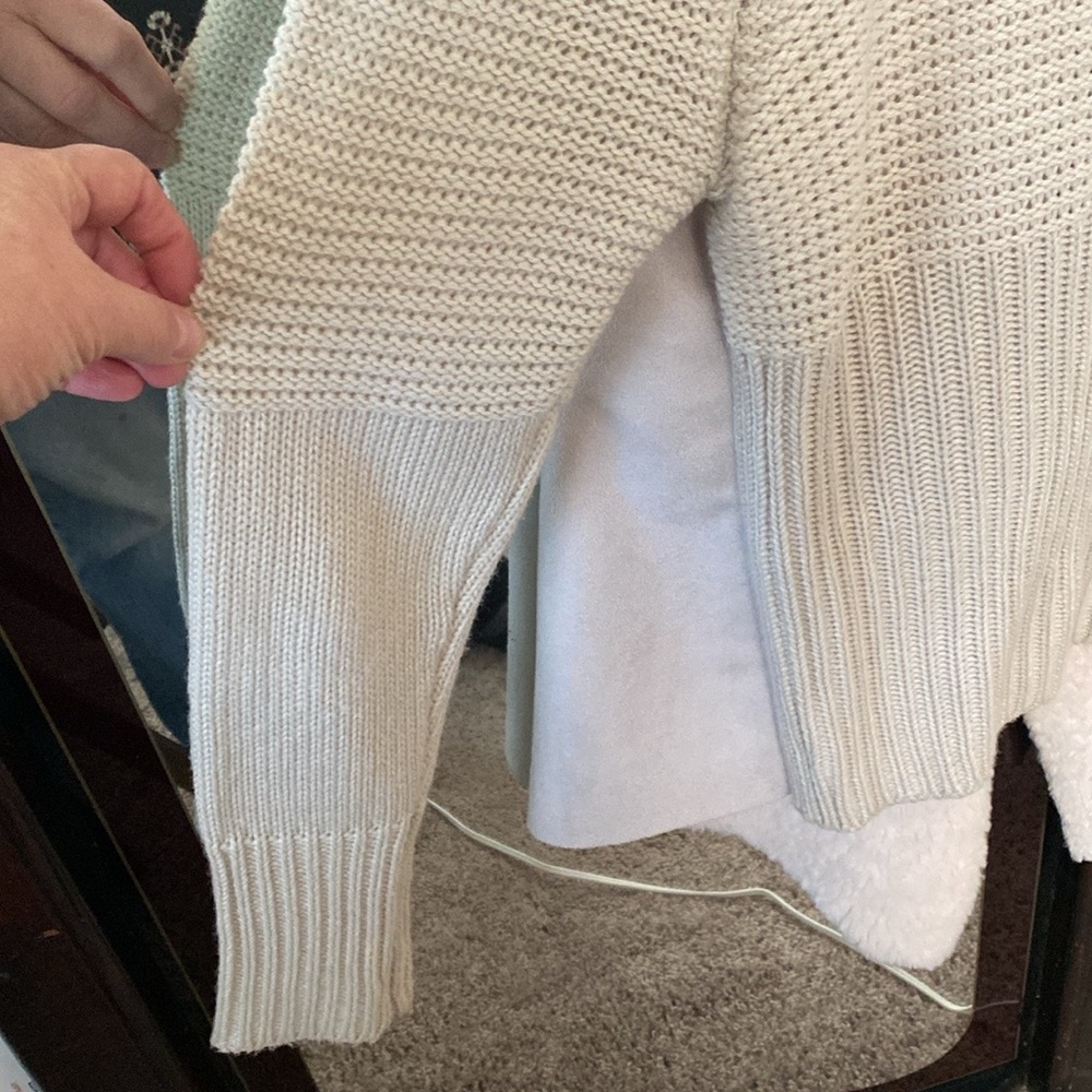 Chelsea & Theodore Faux Fur Wrap Cream Knit - Picture 10 of 16